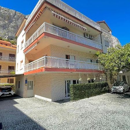 Apartments Neven Omiš Exteriör bild