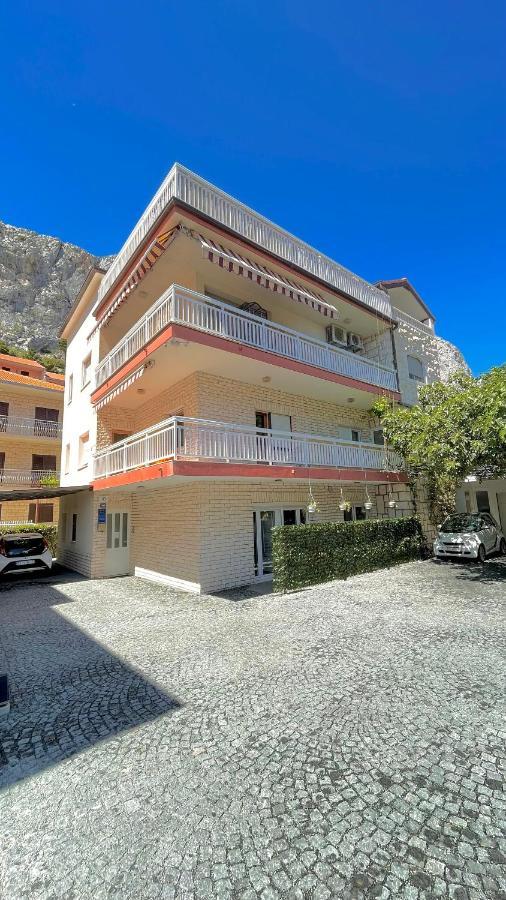 Apartments Neven Omiš Exteriör bild